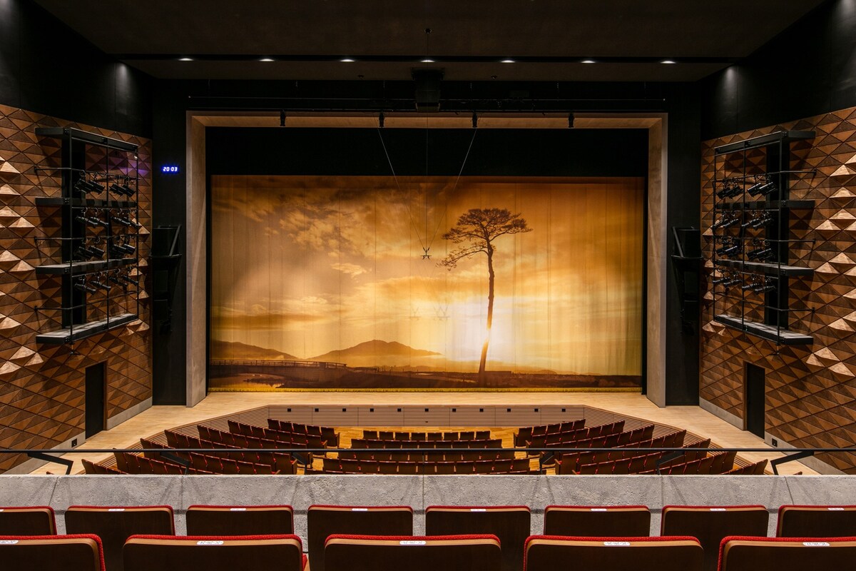 陸前高田市民文化会館 奇跡の一本松ホール