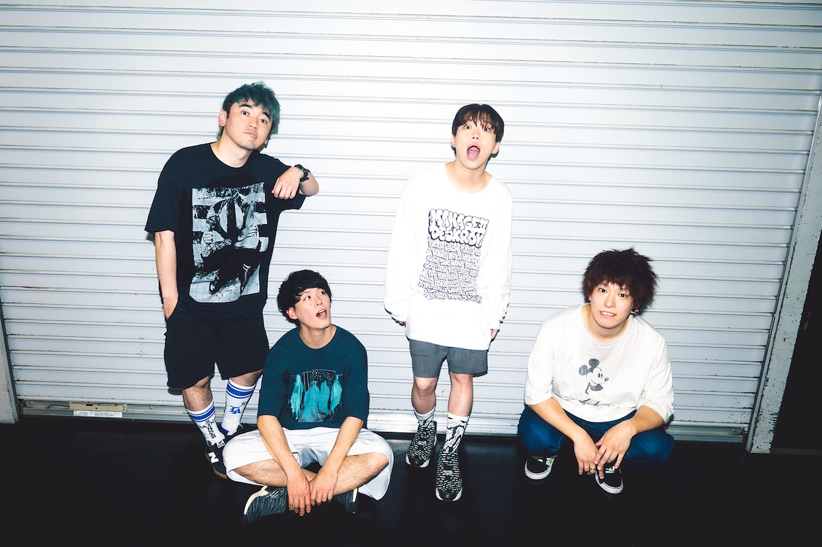 04 Limited Sazabys。左端がRYU-TA。