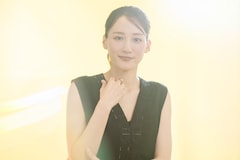 「人はなぜラブレターを書くのか」綾瀬はるかインタビュー | 生きていること自体が“ラブレター”「誰かを想って生きることってすごく素敵」