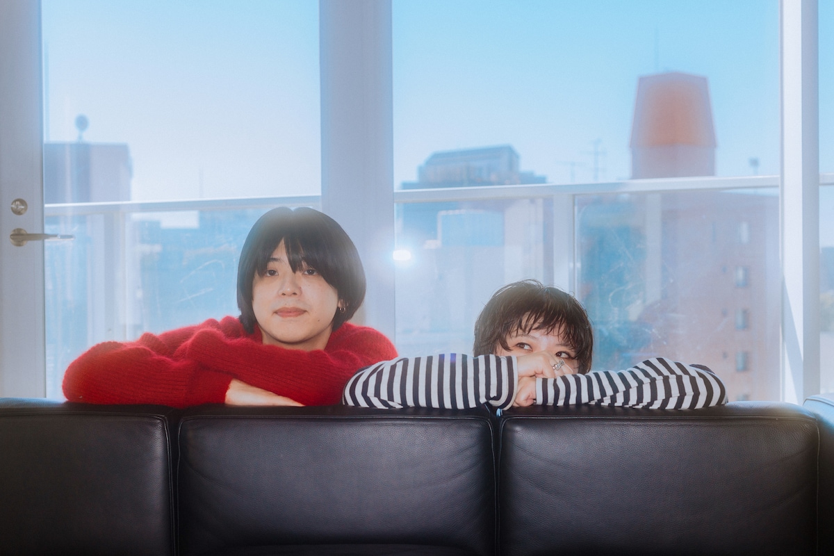 左から奥中康一郎（えんぷてい）、ラブリーサマーちゃん。