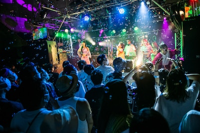 「lyrical school tour 2022 "L.S."」沖縄公演の様子。