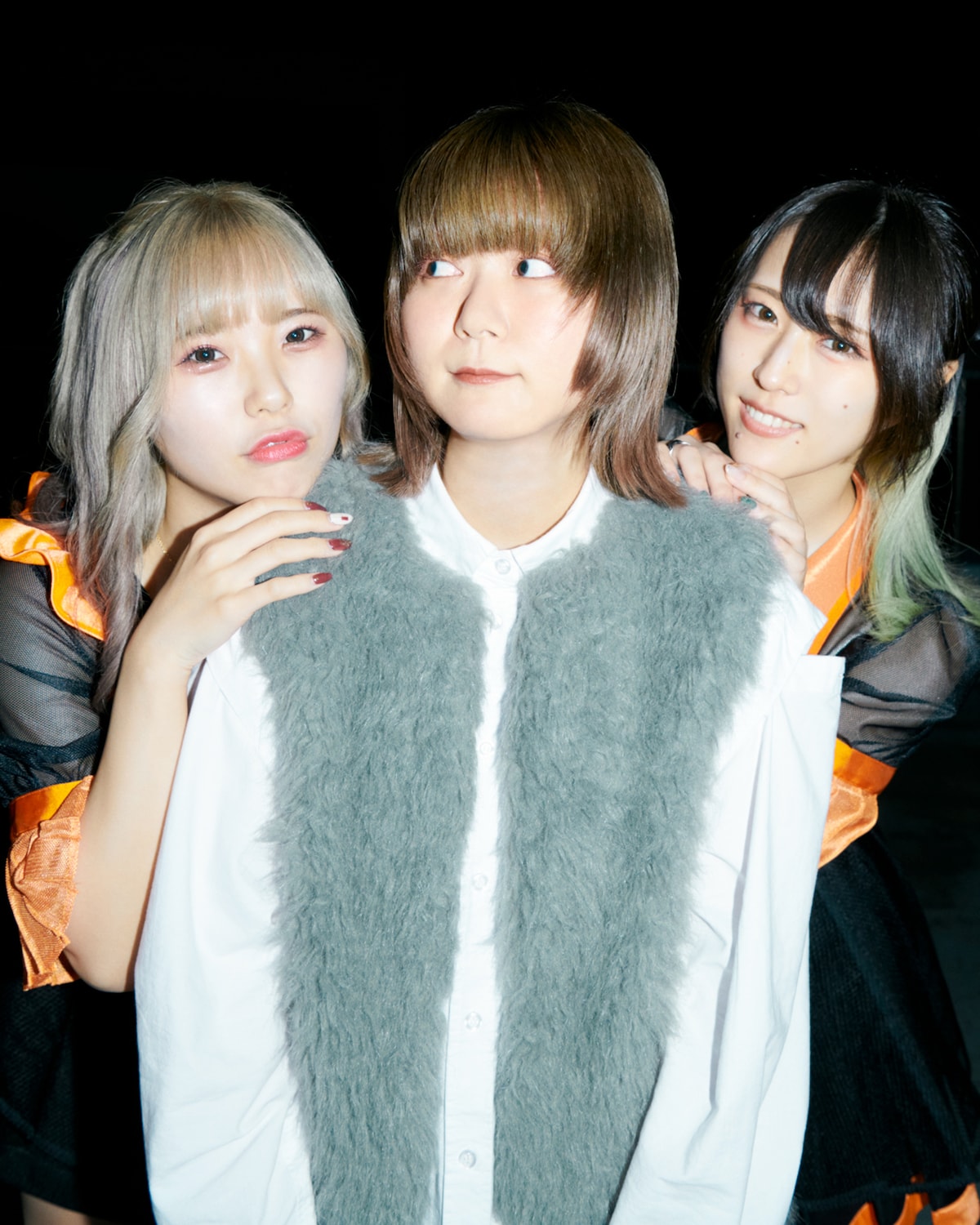 左から月城せいな、SACHIKO（FLiP）、遠峯あかり。