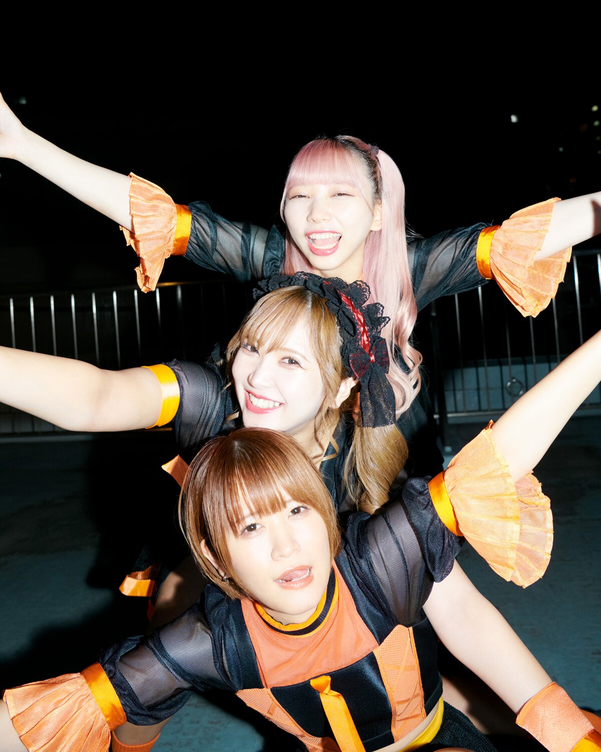 上から天辺りんか、久遠まりあ、一宮えま。