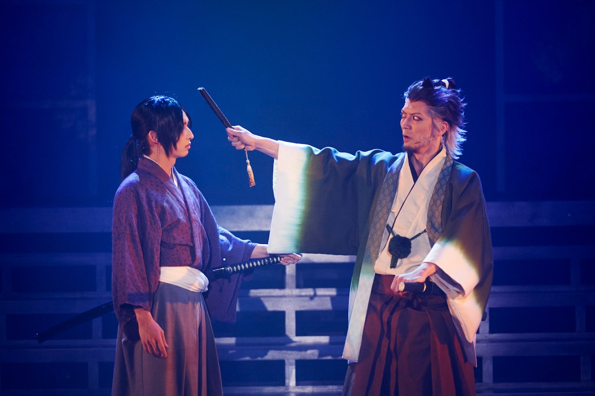 窪寺昭演じる芹沢鴨(右)。