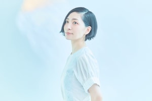 坂本真綾が“マイルドな忙しさ”の中で向き合った「ある魔女が死ぬまで」OP主題歌「Drops」