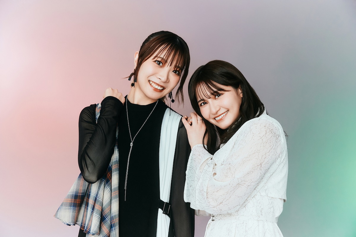 左からMay'n、中島愛。