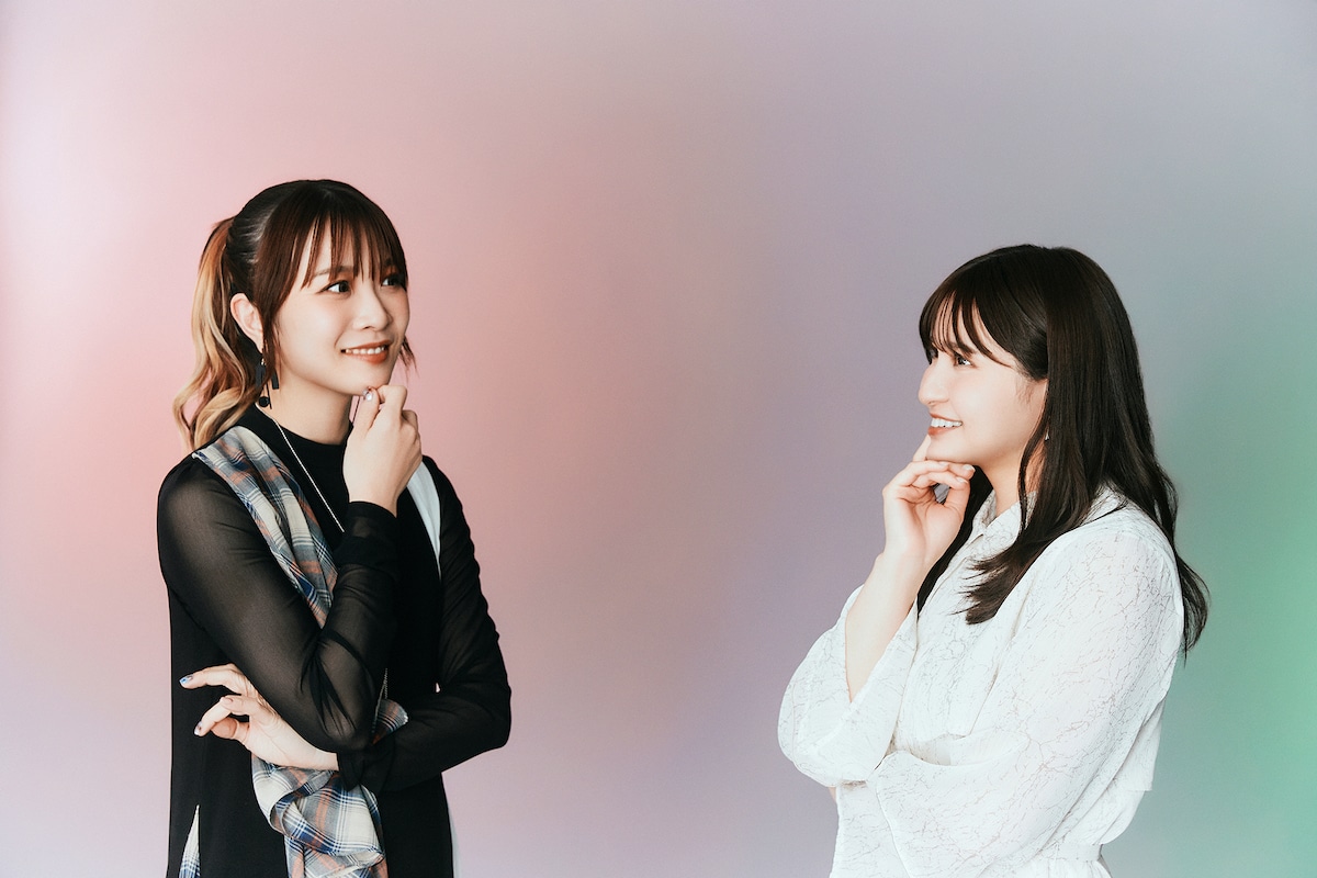 左からMay'n、中島愛。