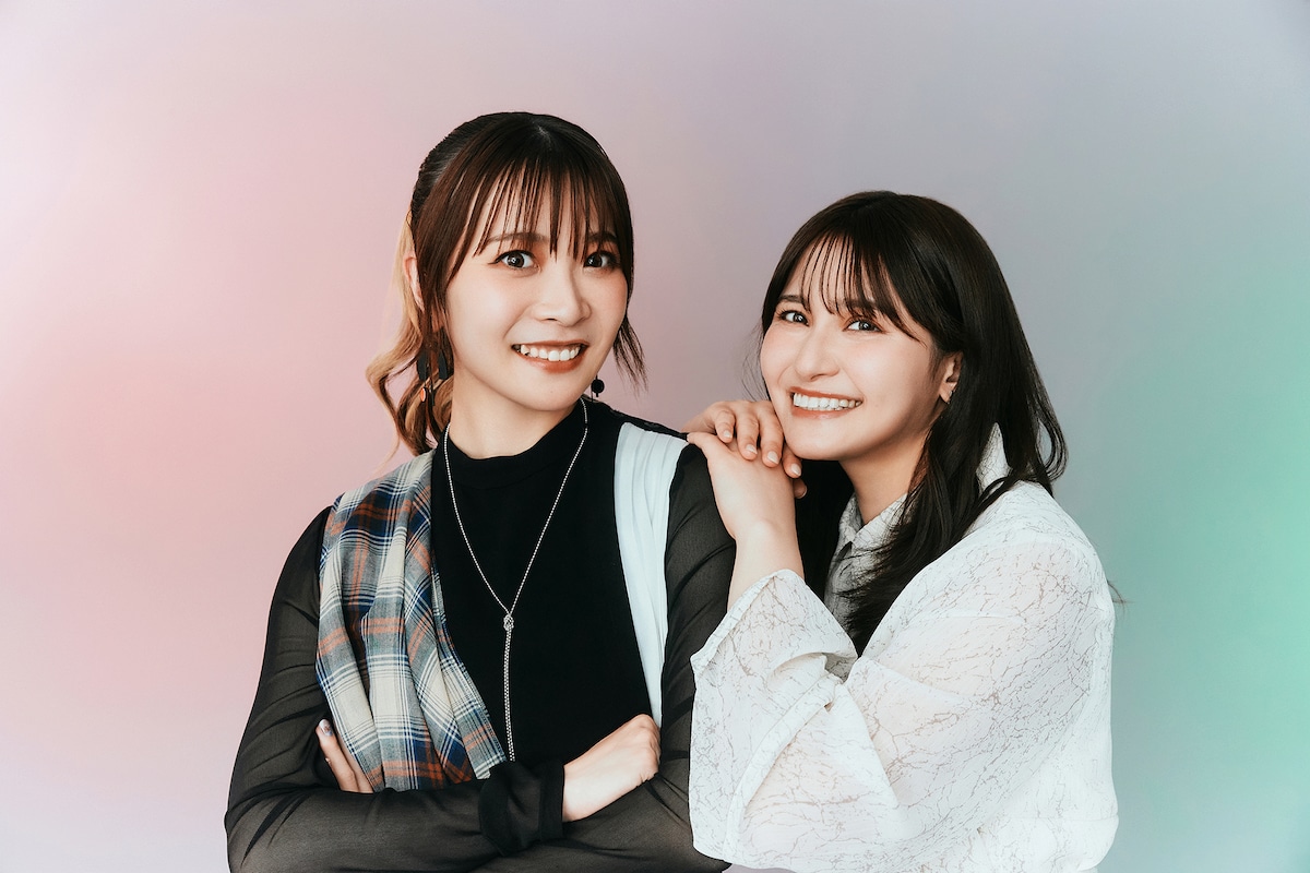 左からMay'n、中島愛。