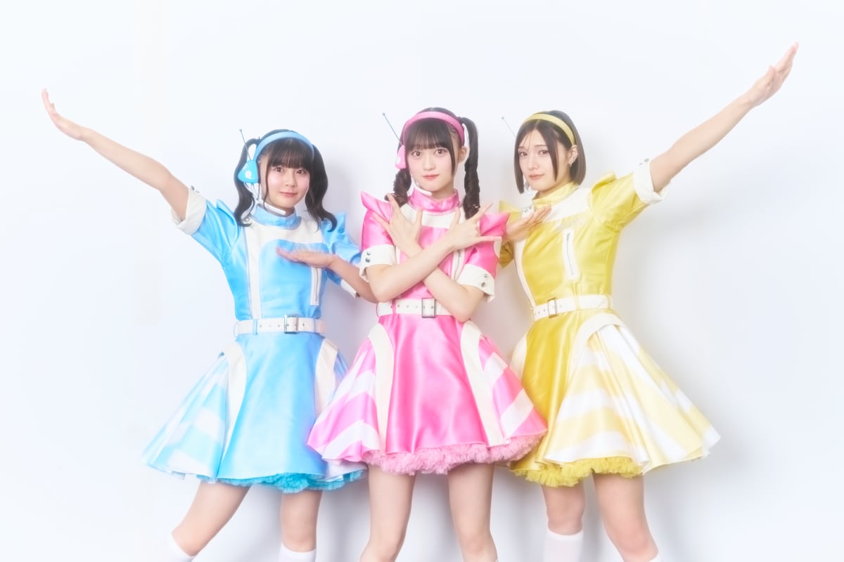 左から藤谷美海、橘花怜、安杜羽加。