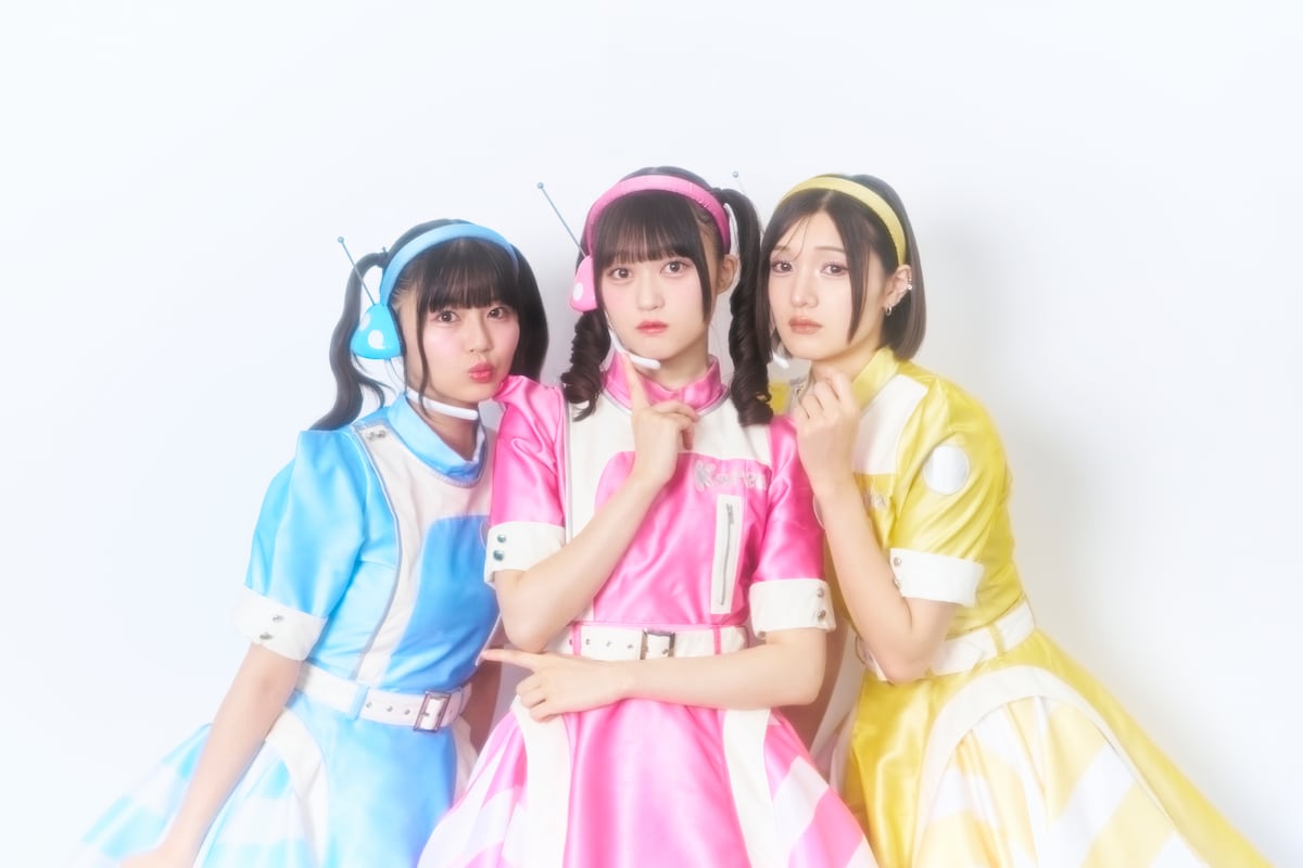 左から藤谷美海、橘花怜、安杜羽加。