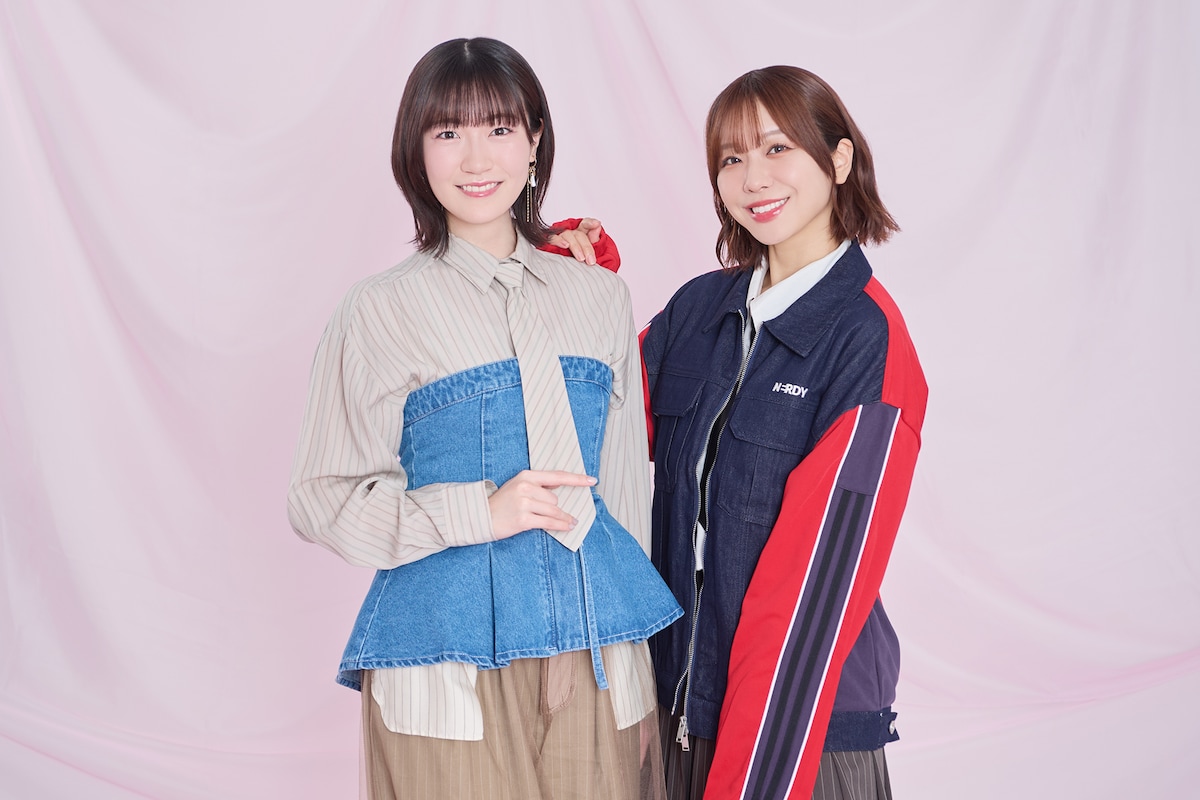 左から前島亜美、愛美。