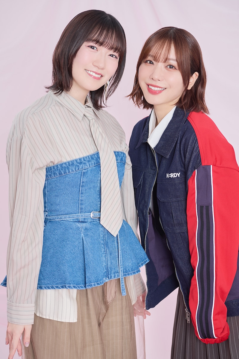 左から前島亜美、愛美。