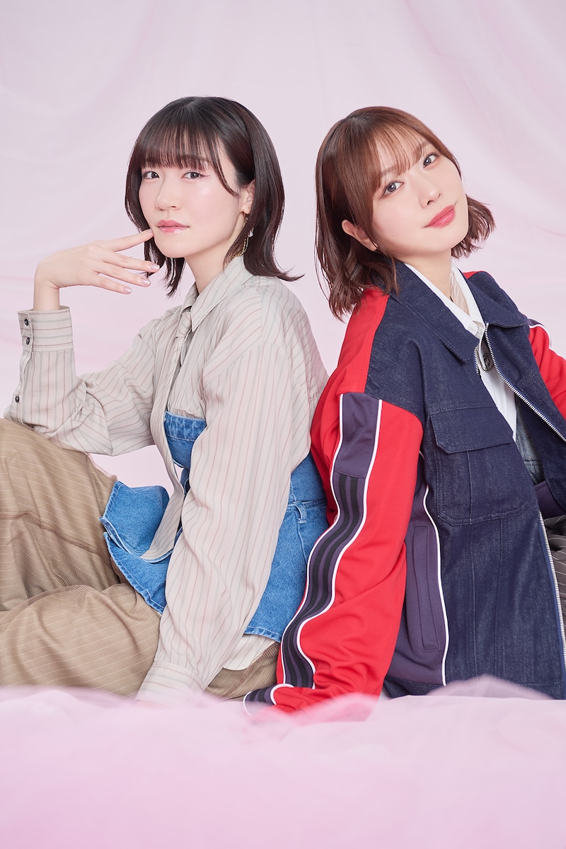 左から前島亜美、愛美。