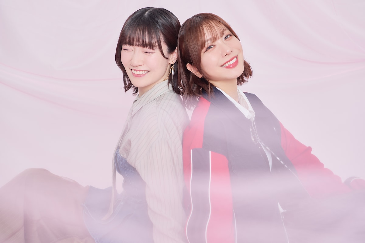 左から前島亜美、愛美。