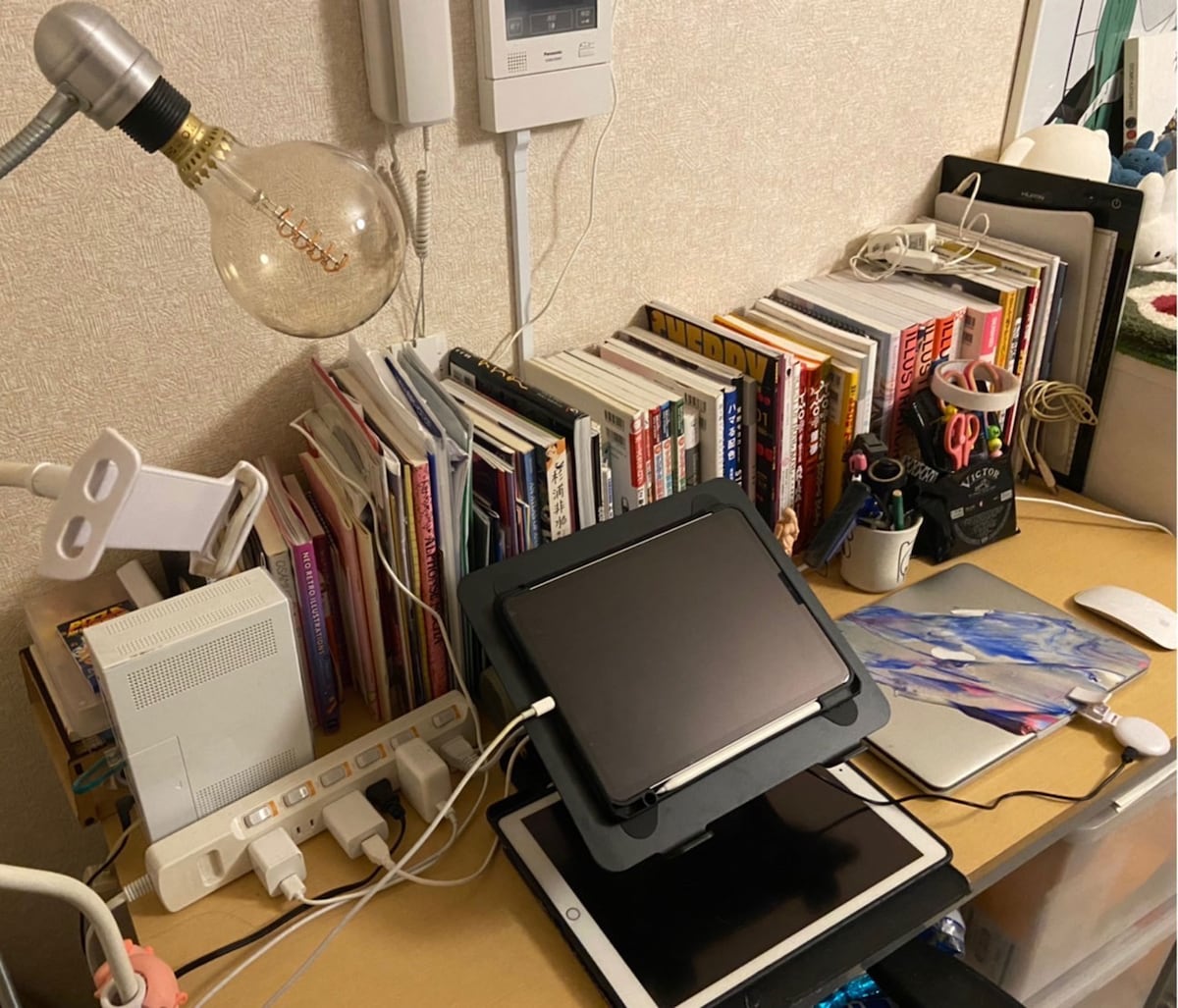 NAKAKI PANTZの作業机。