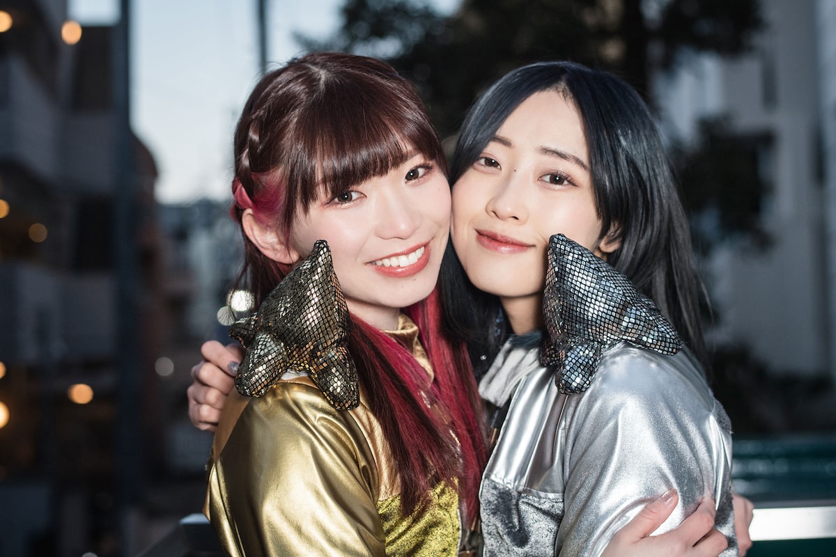 左からレオナエンパイア、モモチ・ンゲール。