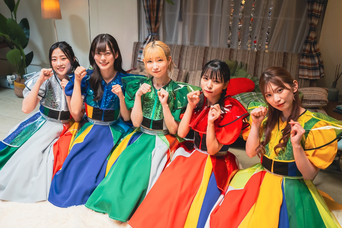 豆柴の大群。左からモモチ・ンゲール、ナオ・オブ・ナオ、ハナエモンスター、アイカ・ザ・スパイ、レオナエンパイア。