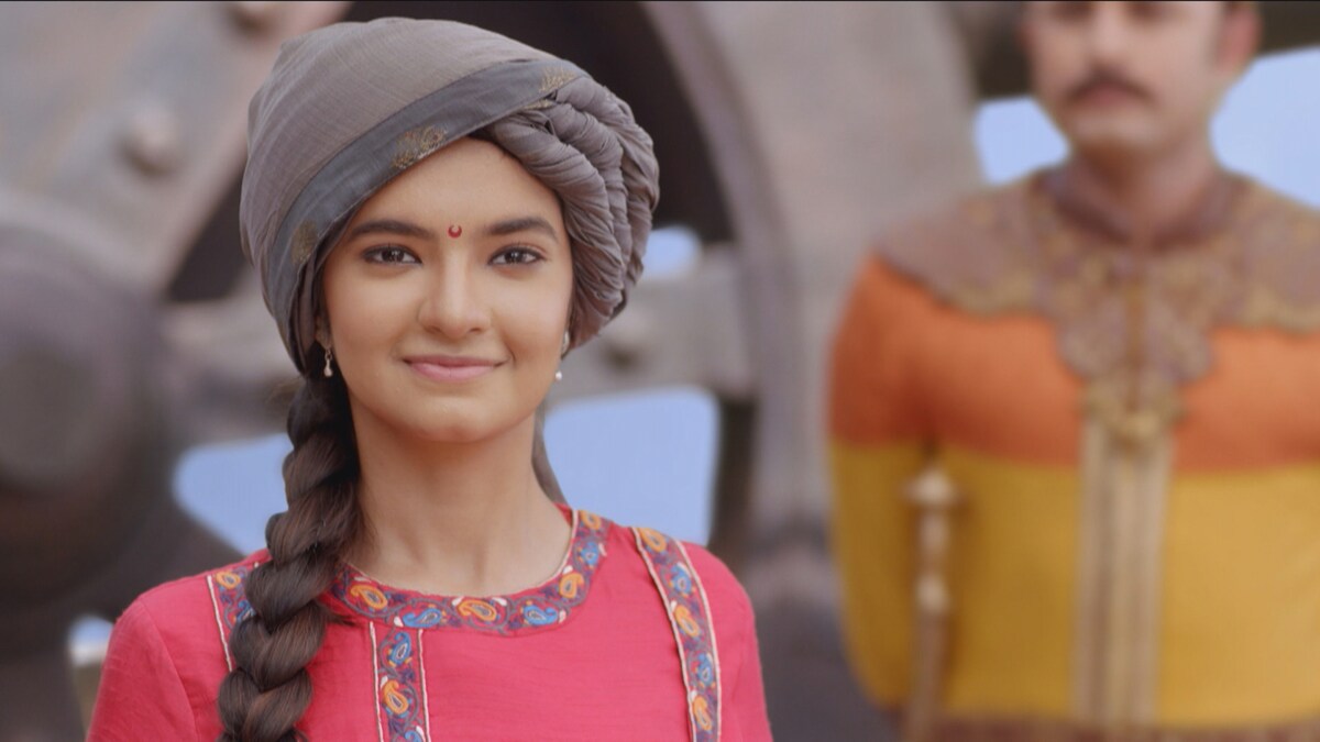 「マニカルニカ~剣をとった王妃~」より、アヌシュカ・セン演じるマニカルニカ。