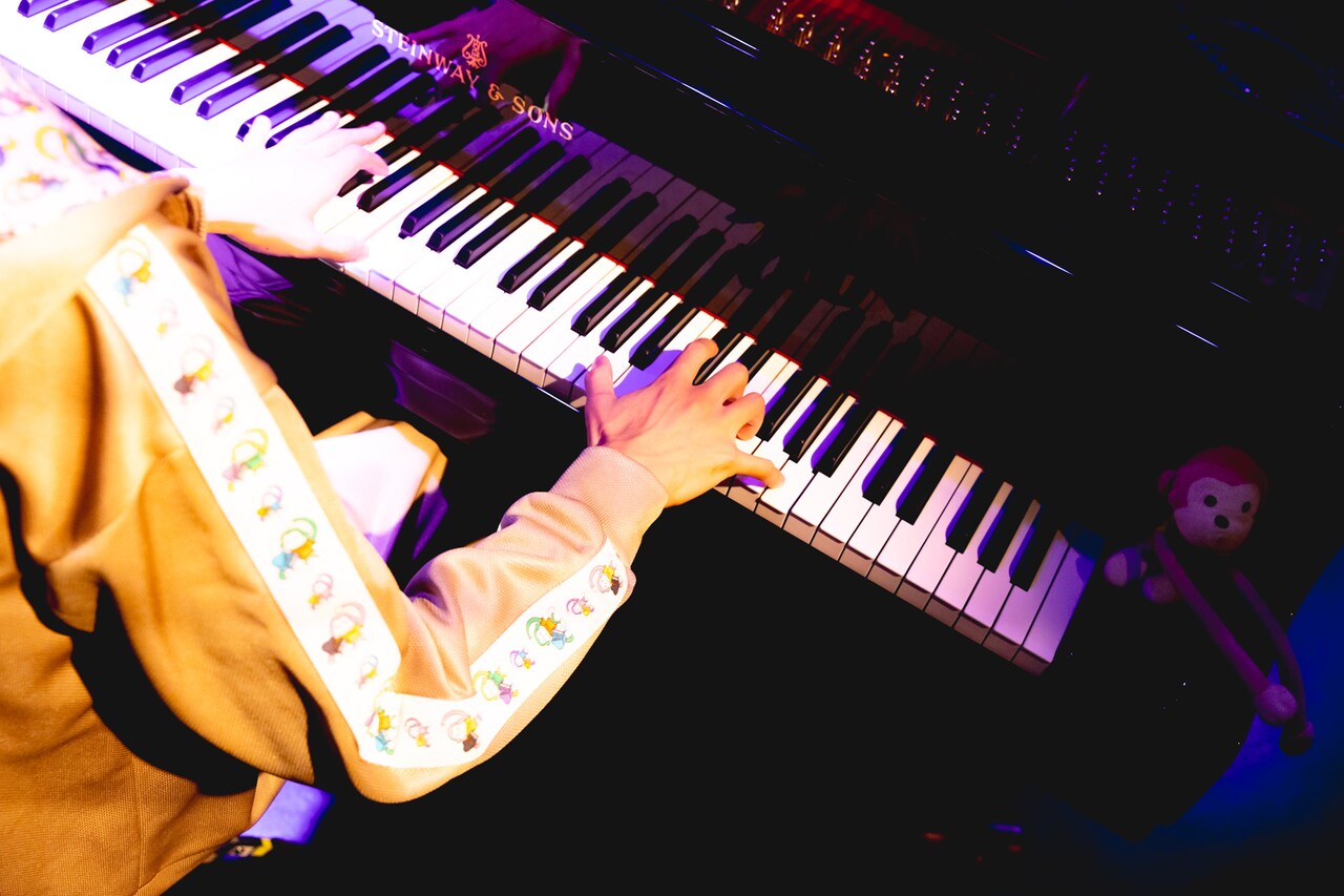 まらしぃ「Piano monkeys」インタビュー｜ポケモン愛、地元愛