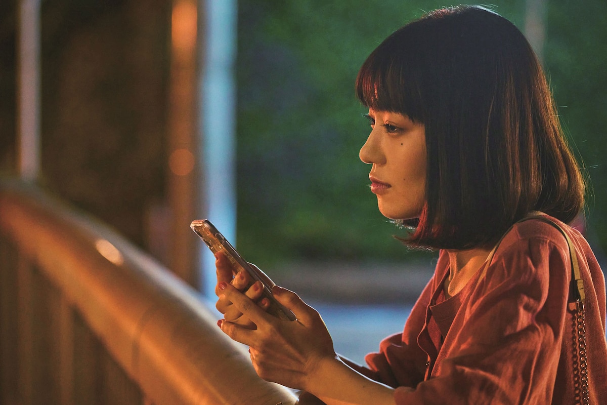 「マイ・ブロークン・マリコ」より、奈緒演じるイカガワマリコ。