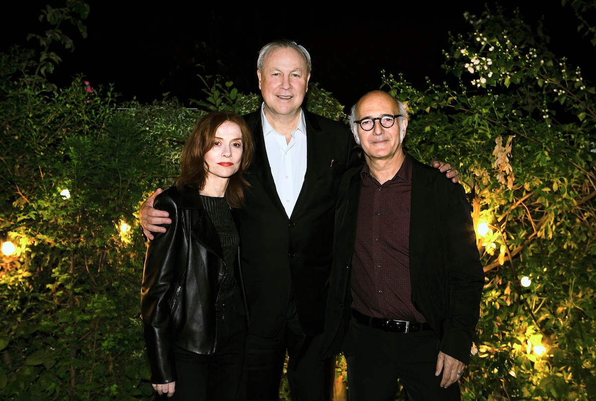 左からイザベル・ユペール、ロバート・ウィルソン、ルドヴィコ・エイナウディ。© LUCIE JANSCH