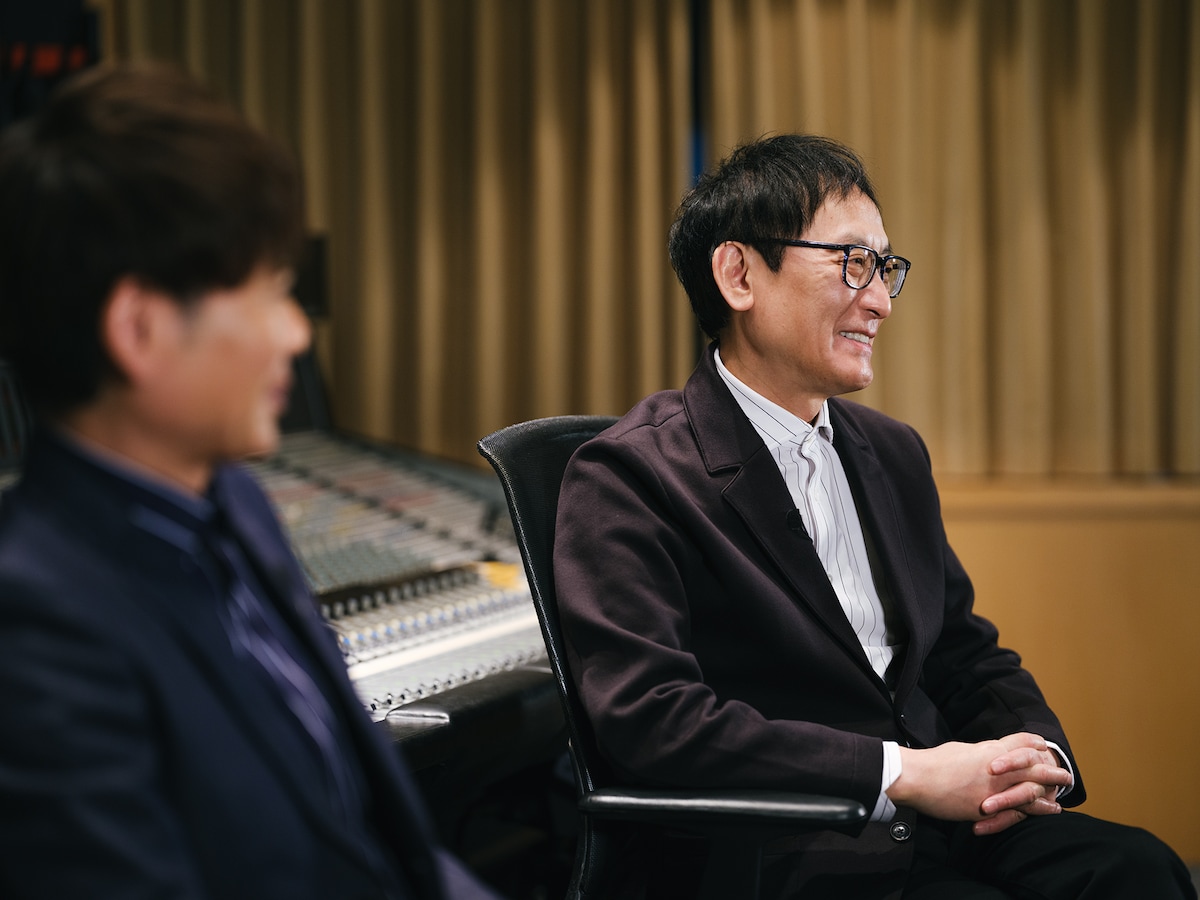 左からマシコタツロウ、武部聡志。