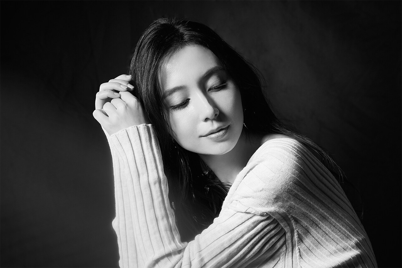 May J.が「求められている姿」から脱却、新アルバム「Silver Lining