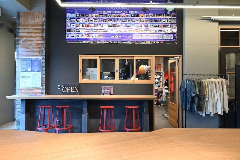 Yogibo META VALLEYのエントランス。