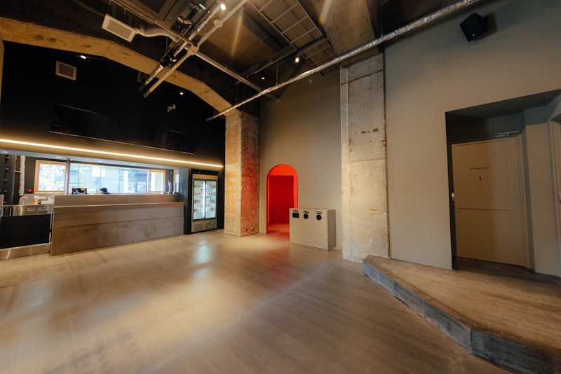 Yogibo META VALLEYのレセプションエリア。