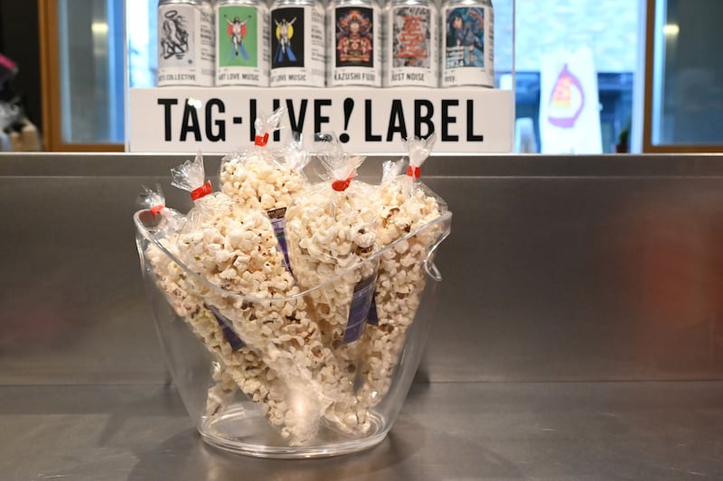 1周年記念に無料で配られているポップコーン。