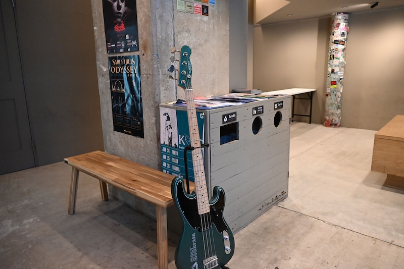 Yogibo HOLY MOUNTAINのレセプション / アートスペース。