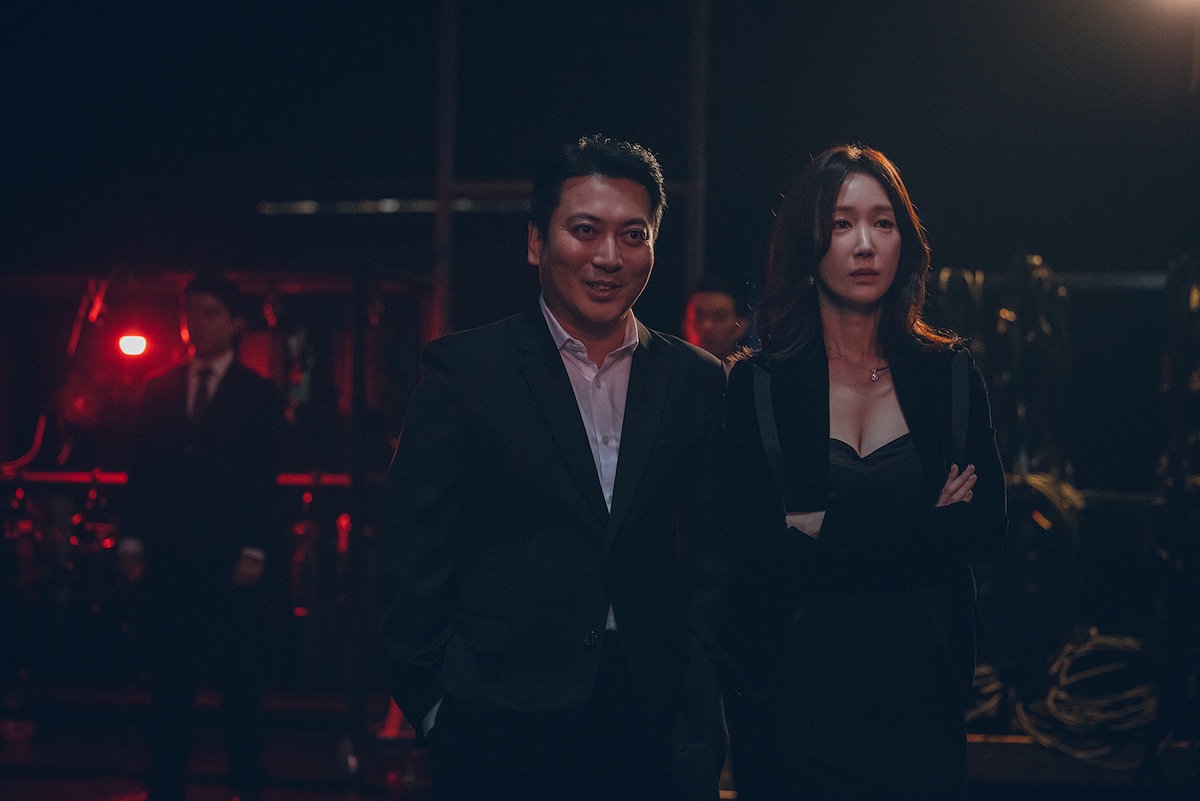 ノ・サンチョンの側近。左からソン・ヨンジン（パク・ミョンフン）、チョン・ソラム（オ・ヨナ）。