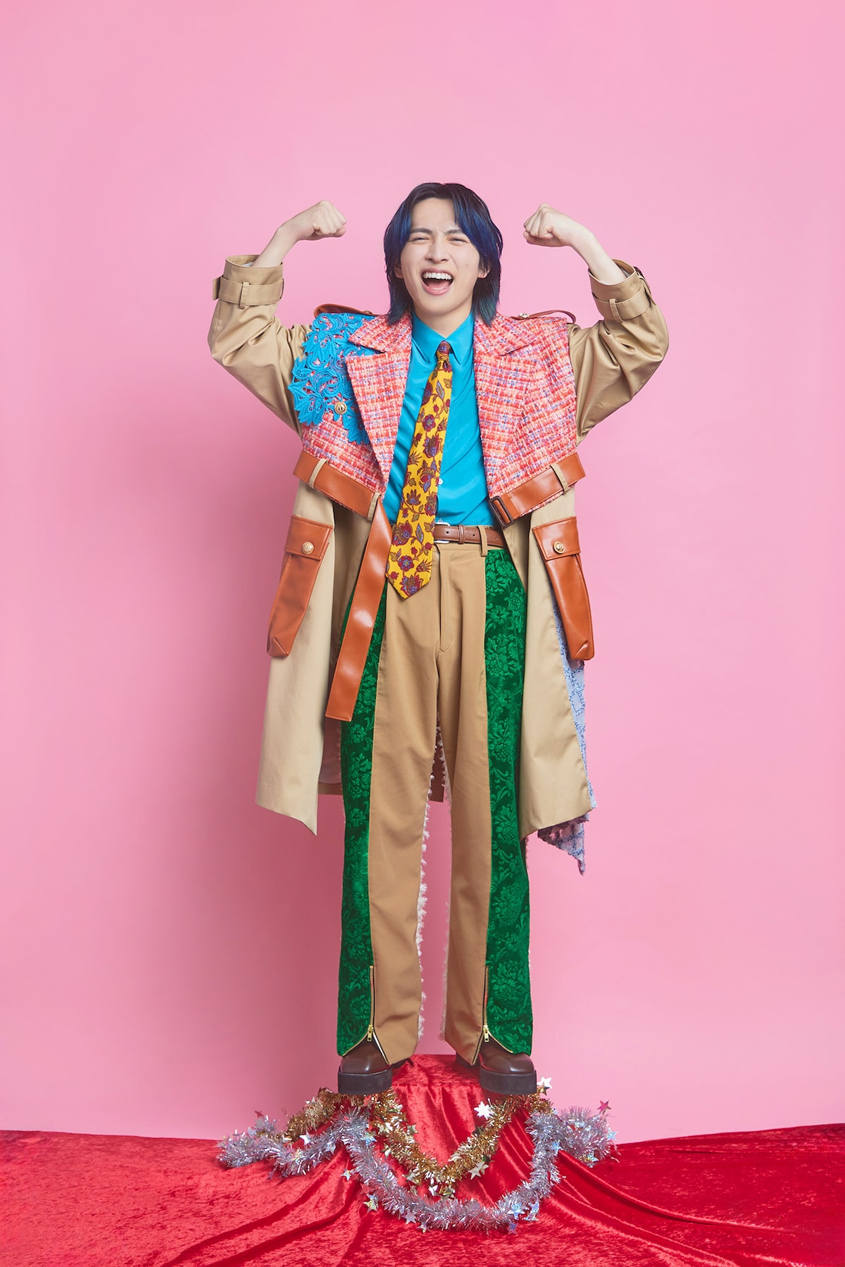 吉田仁人がイメージする塩﨑太智のポーズ。