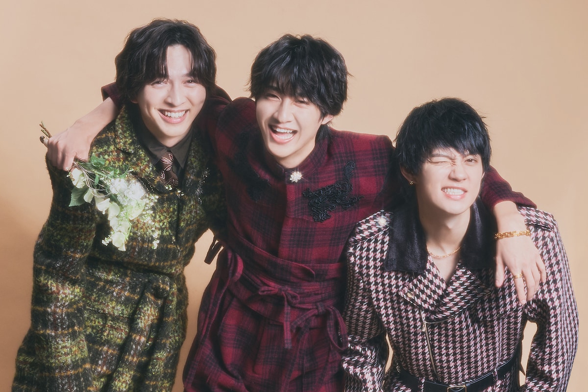 左から吉田仁人、曽野舜太、佐野勇斗。