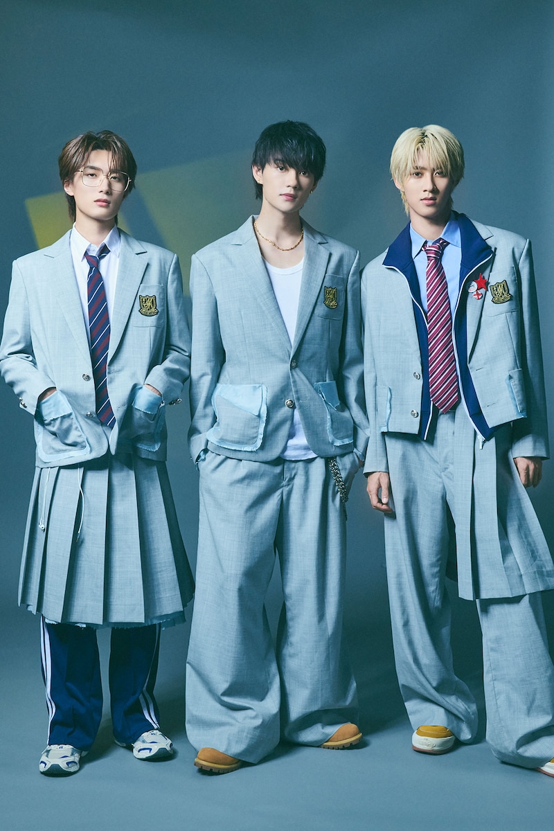 左から山中柔太朗、佐野勇斗、曽野舜太。