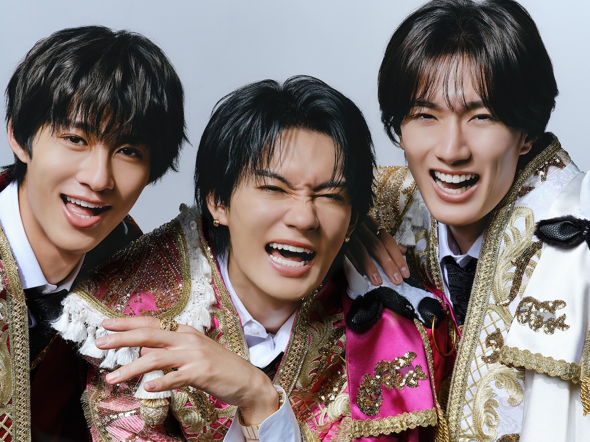 左から曽野舜太、佐野勇斗、山中柔太朗。