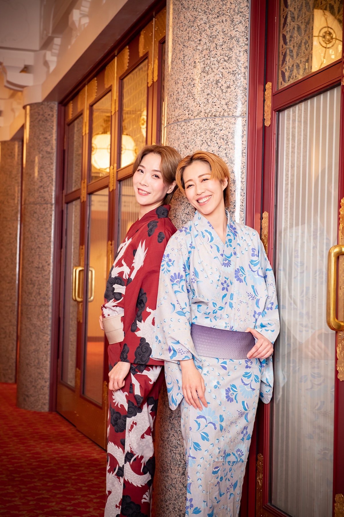 左から愛瀬光、虹架路万。