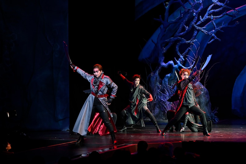 「歌劇 海神別荘」より。（提供：松竹）