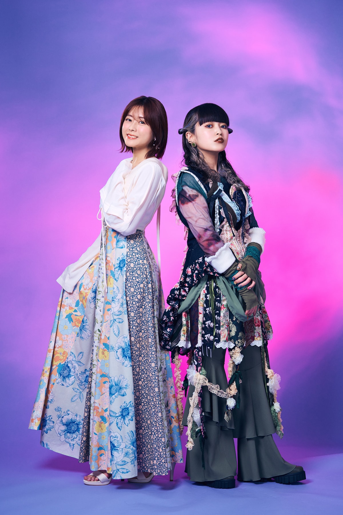 左から水瀬いのり、カノエラナ。