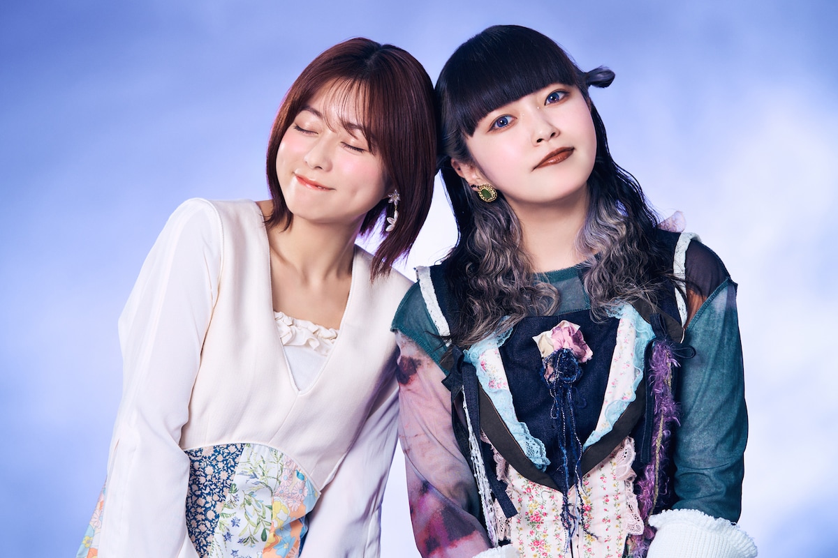 左から水瀬いのり、カノエラナ。