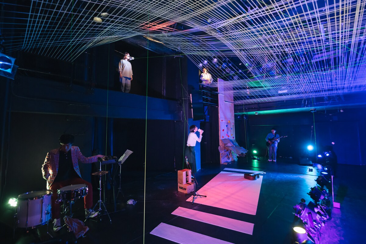 ヌトミック「ぼんやりブルース」より。 ©︎コムラマイ