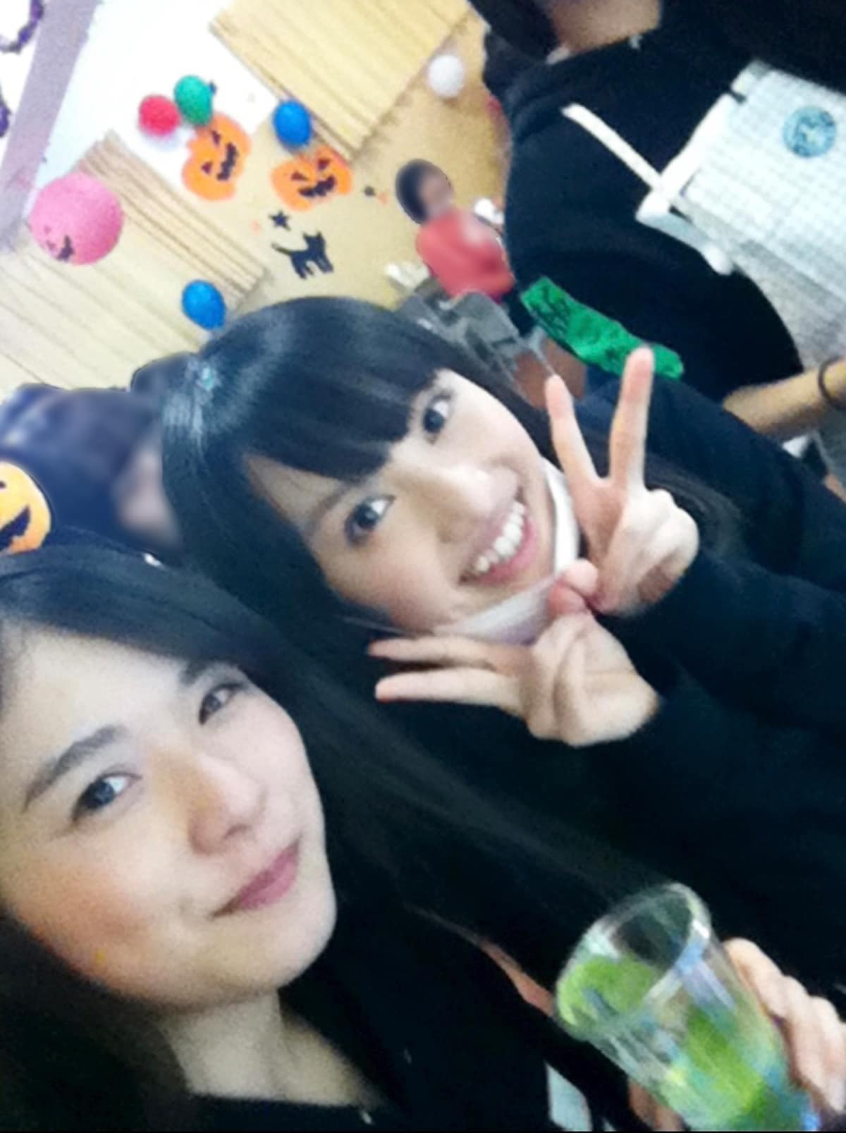 高校時代の松岡茉優、百田夏菜子。（提供：松岡茉優）