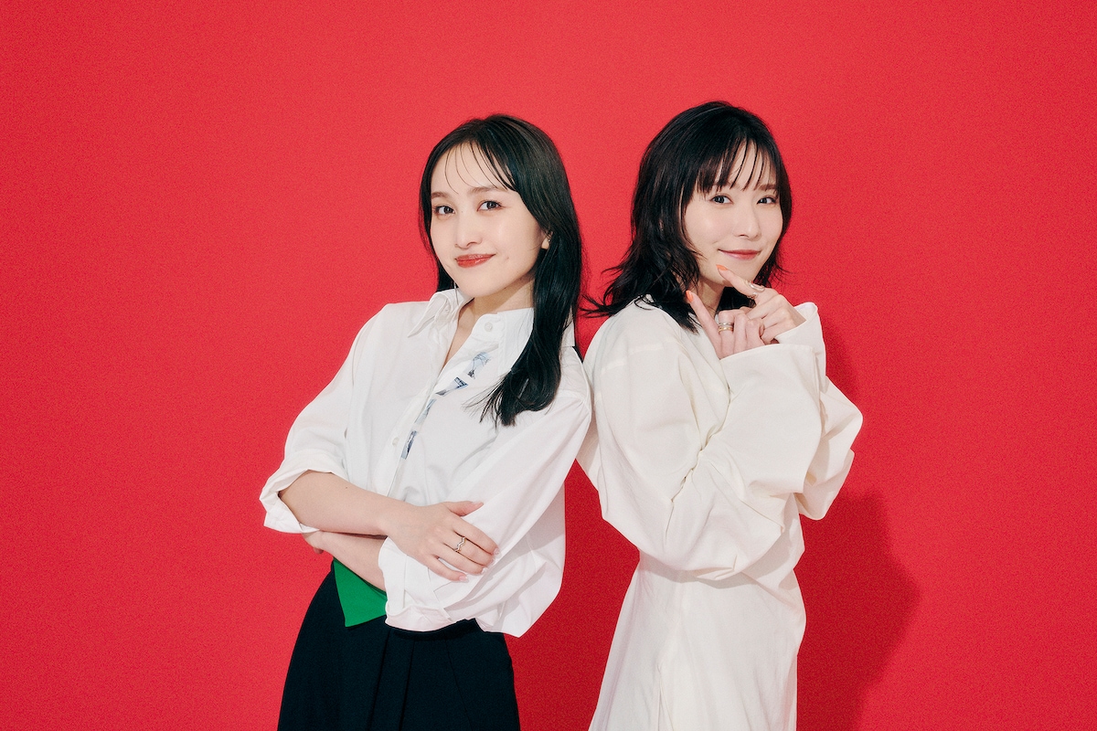 左から百田夏菜子、松岡茉優。