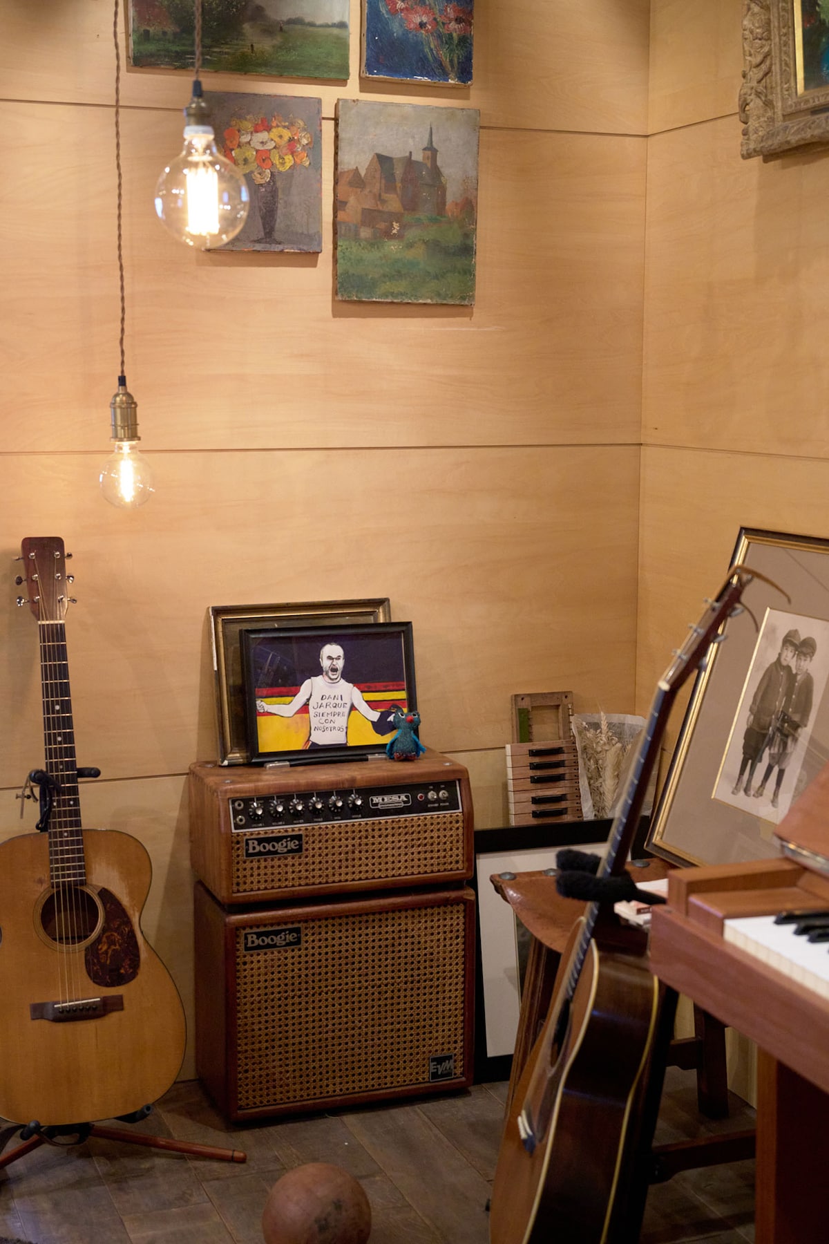 取材が行われた森山直太朗のプライベートスタジオの一角。