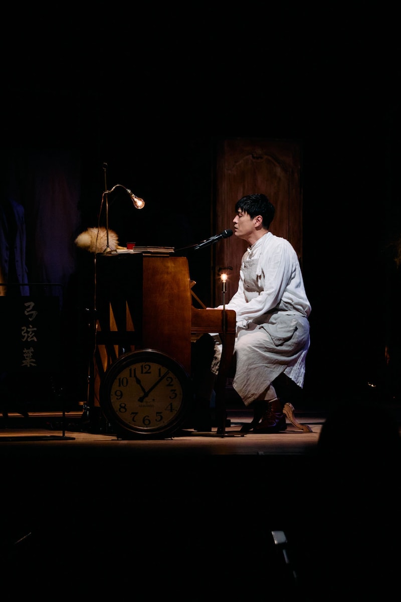 「弓弦葉」初日のワンシーン。