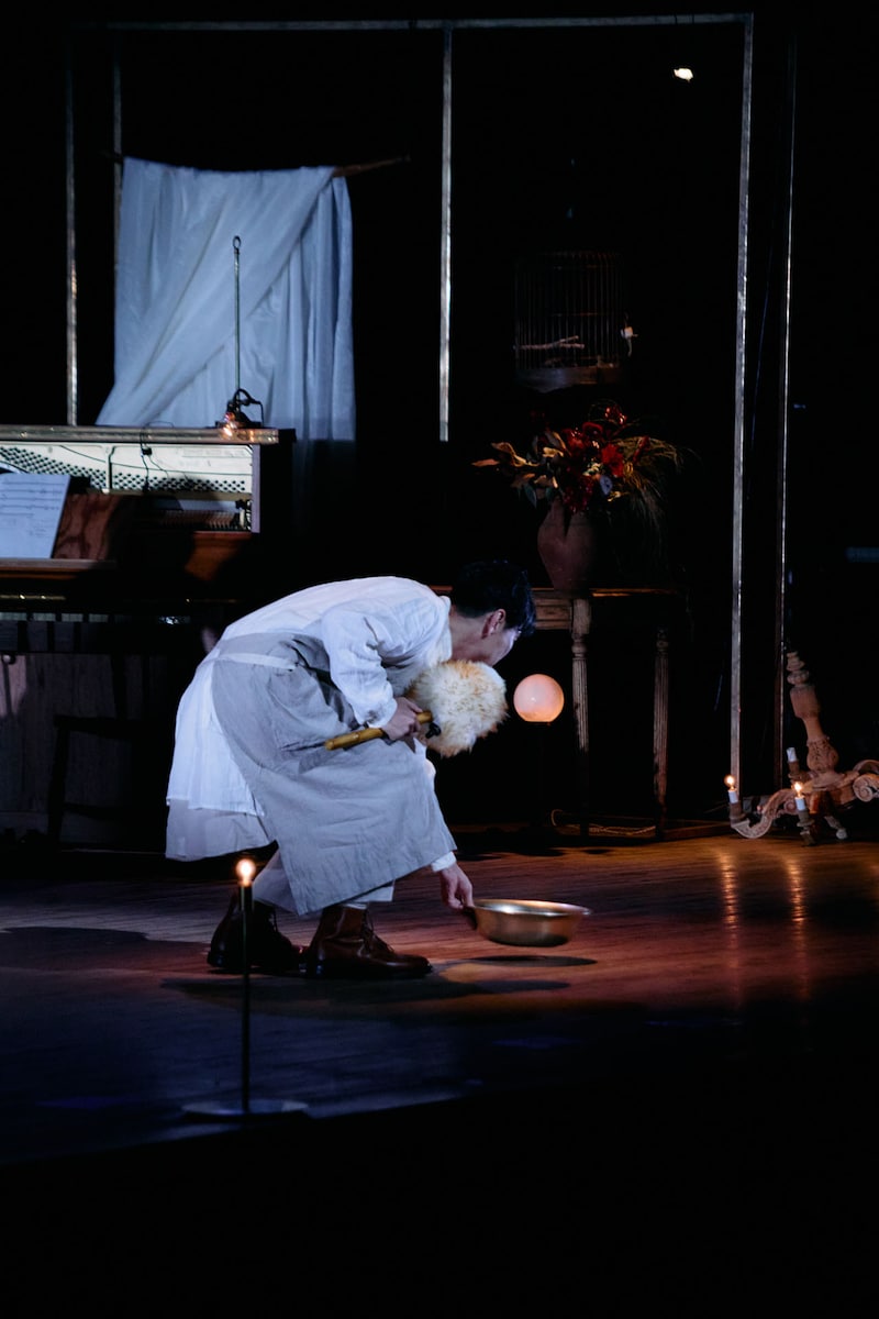 「弓弦葉」初日のワンシーン。