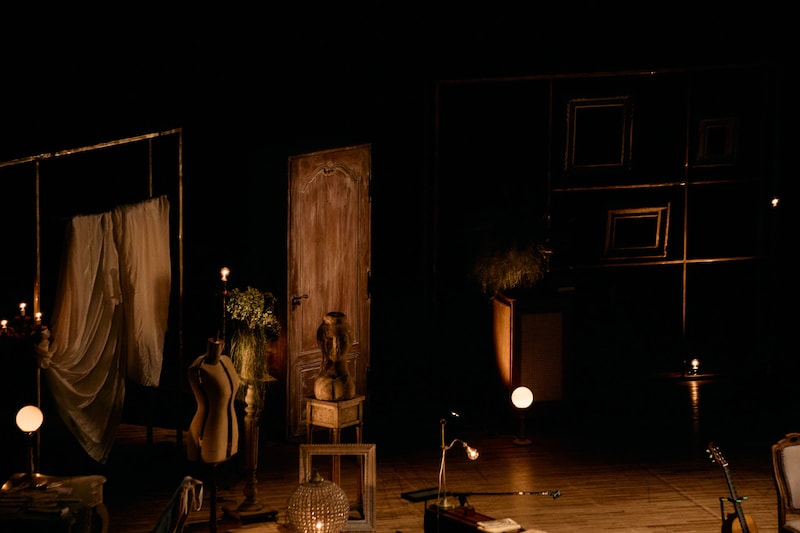 「弓弦葉」初日のワンシーン。