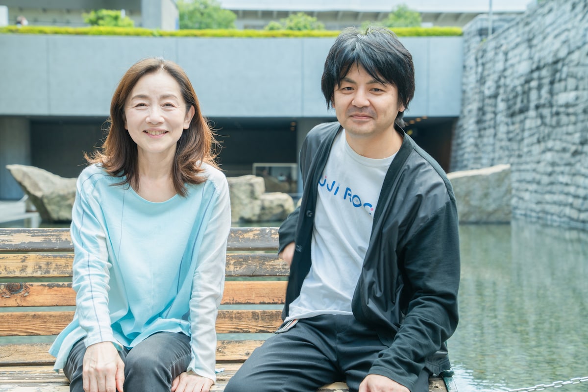 左から大沼百合子、松本哲也。