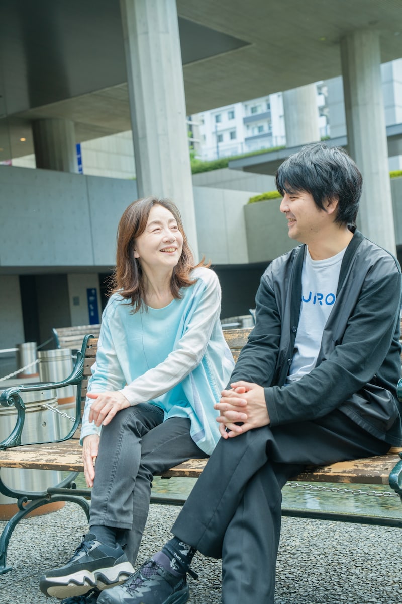 左から大沼百合子、松本哲也。