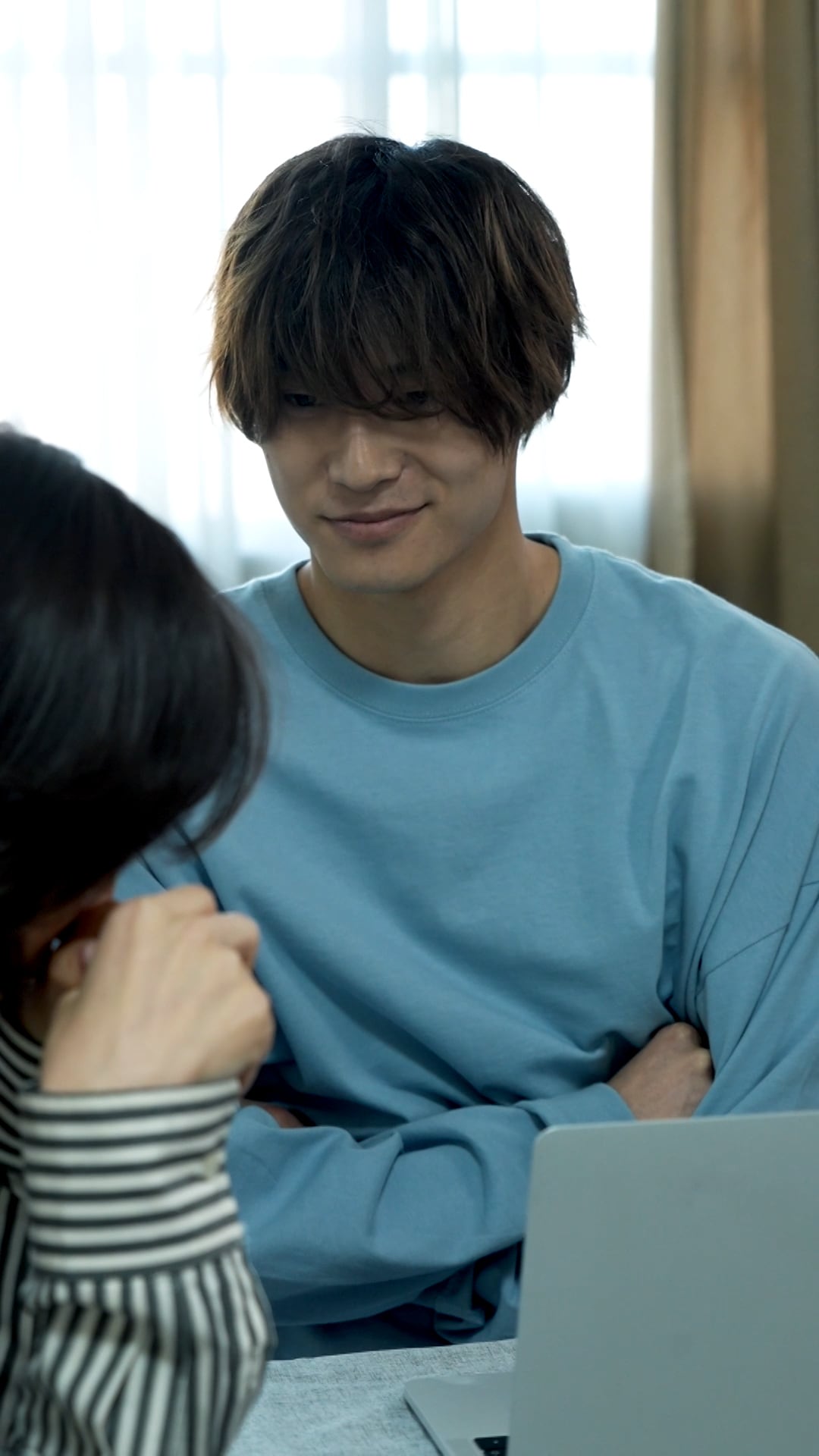 「優しい彼氏の言葉はAI!?」より、髙松アロハ演じる町田俊基